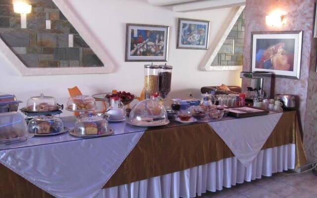 Mistral Apartments Aegina