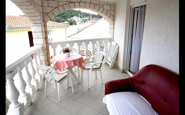 Room in Studio - Studio Apartment 3, First Floor