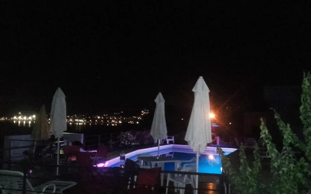 Refugio Playa Perelli