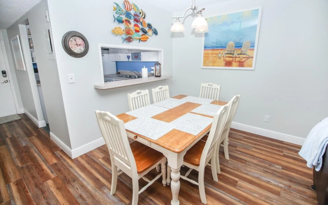 Sea Coast Gardens III 409