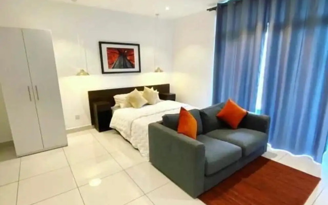 Golden Breeze Suites