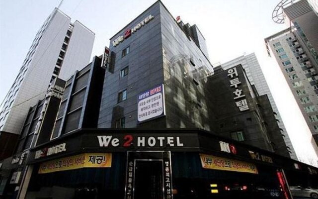 We 2 Hotel