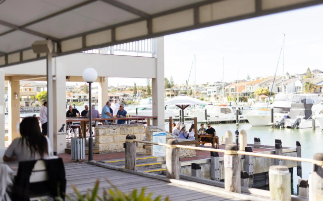 The Marina Hotel - Mindarie