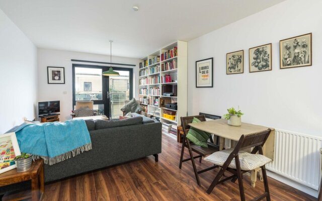 Eclectic 1BD Flat Walthamstow
