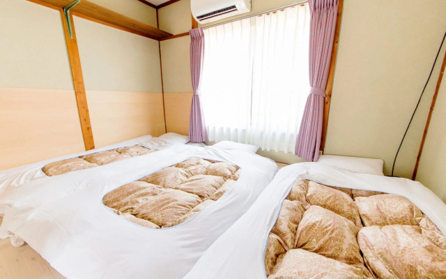 Fushimiinari Shanti Japaning