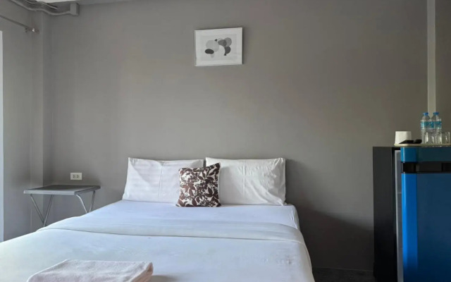 B and B Hotel