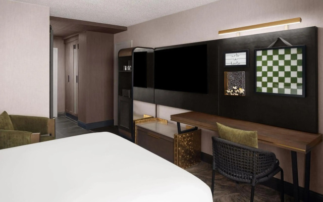 Renaissance Chicago North Shore Hotel