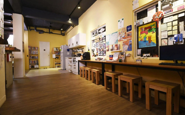 Flip Flop Hostel - Main Station