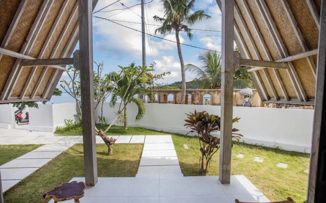 Sunset House Ceningan