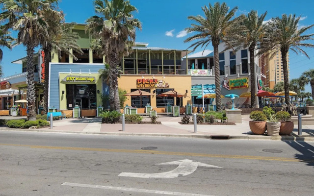 Shores of Panama 2123 - Seas the Moment