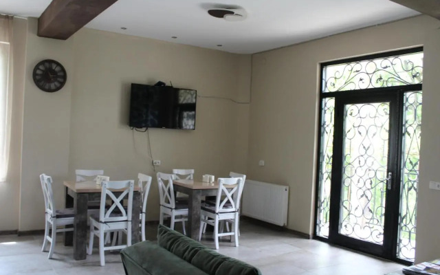 Nikala's house