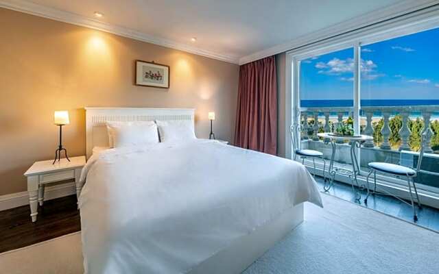 Yangyang Golden Bay Pension