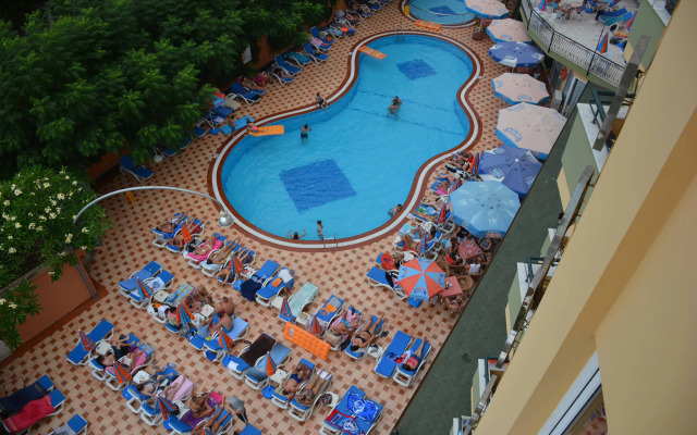 Kleopatra Dreams Beach Hotel