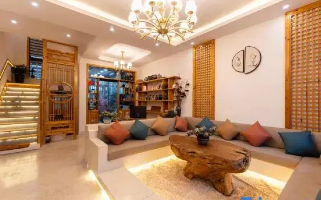 Xidi Banlan Homestay(Xidi Ancient Village Scenic Area Store)