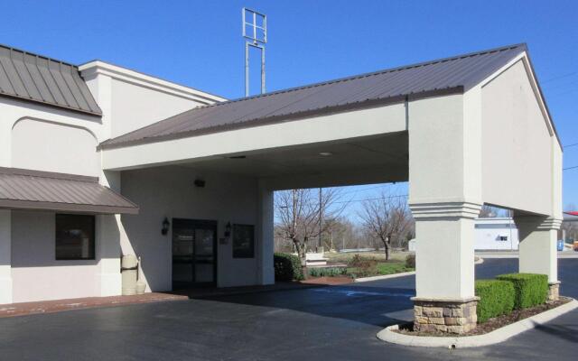 Econo Lodge Inn & Suites Manchester North