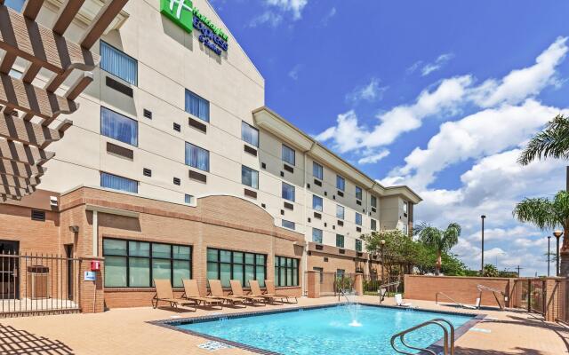 Holiday Inn & Suites Pharr