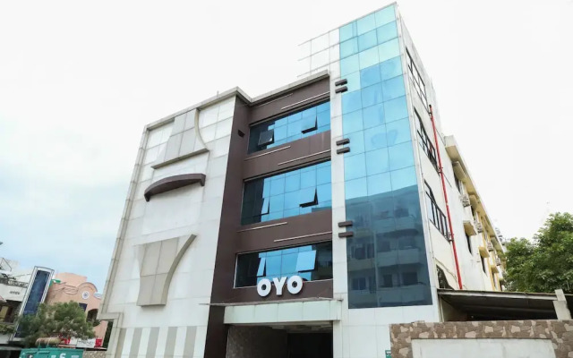 OYO Flagship 070 Hotel Orient Palace