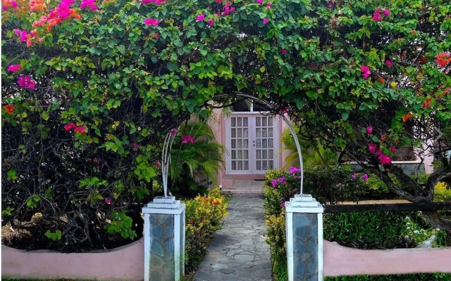 Tuxedo Villas