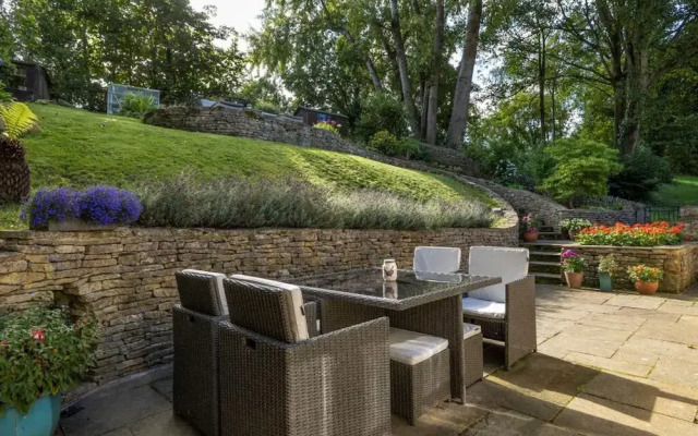 Fabulous Farmhouse in Hampshire