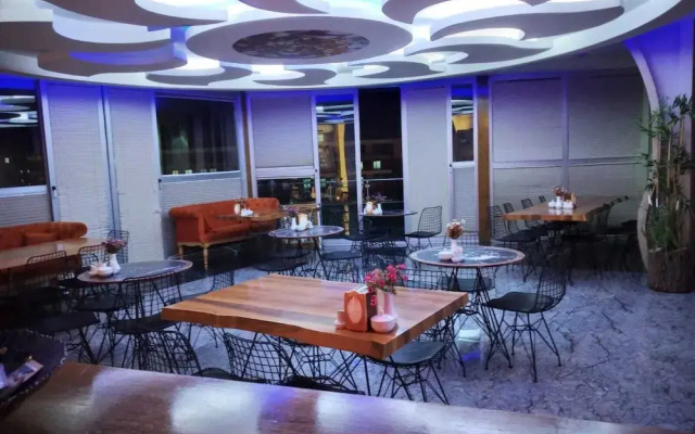 Crystall Hotel
