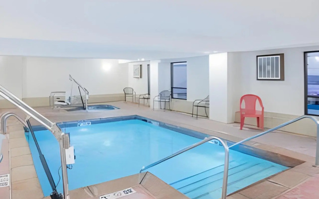 Ramada by Wyndham Tulsa