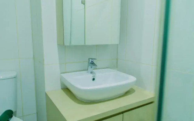 Comfortable and Simply Studio Apartment at Tamansari Skylounge