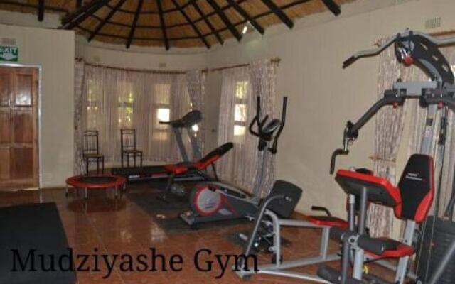 Mudziyashe Resort Lodge
