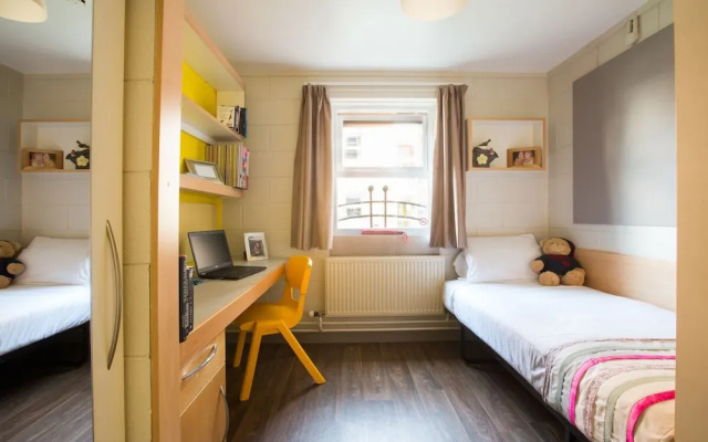 Queens University Belfast - Elms Village - Hostel