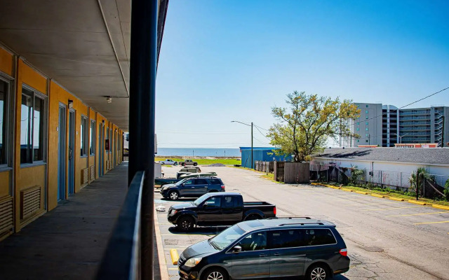 Biloxi Beach Hotel