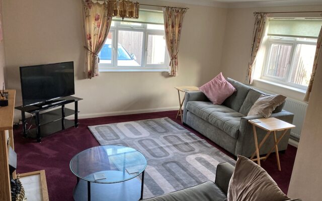 Lovely Bungalow in Newark