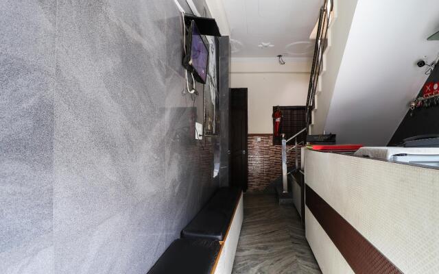 OYO 11762 Trimurti Guest House