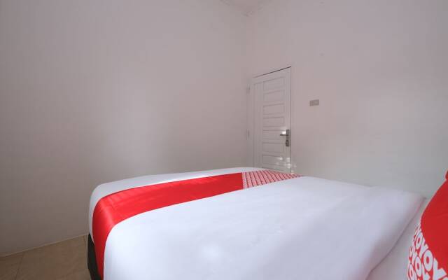OYO 2551 Dewi Residence 2
