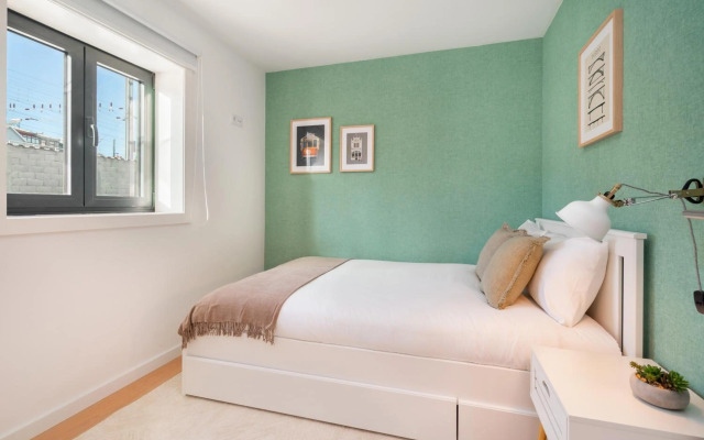 WHome Riverside View Premium Apartment w/ AC & Terrace