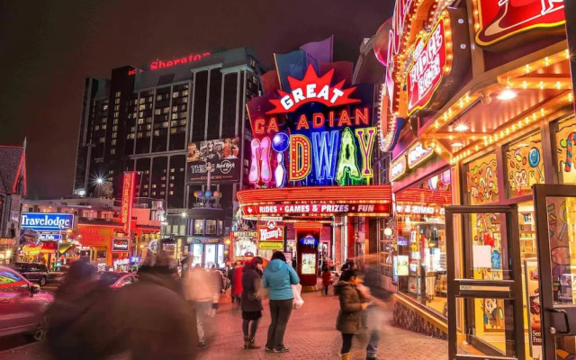 Serenity by the Falls Modern 2 Bedroom Hideaway