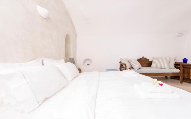Annouso Villa by Caldera Houses