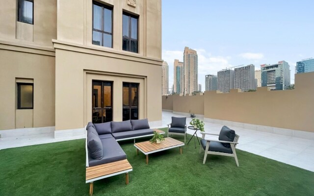 1-br Dazingly lit Downtown