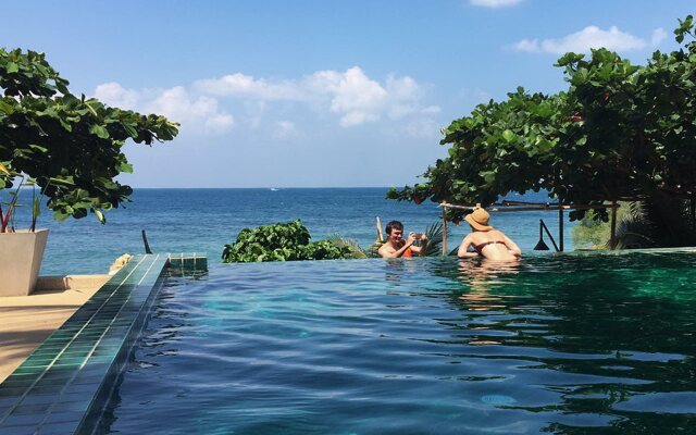 West Coast Beach Resort Koh Phangan