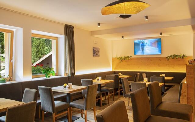 Chalet Aster