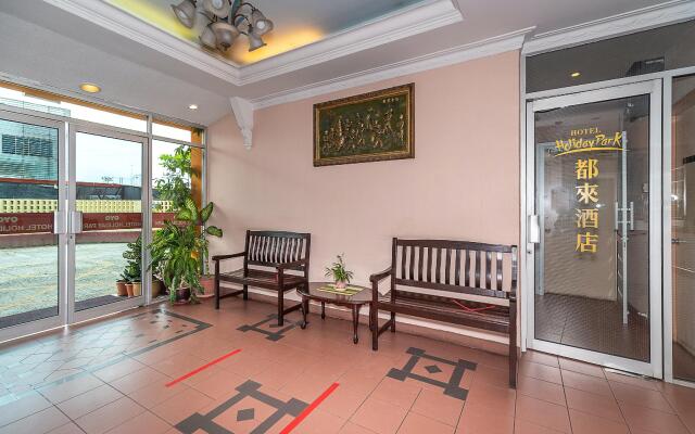 OYO 89864 Hotel Holiday Park