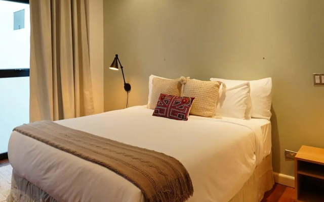 w Beautiful 1BR With Balcony in Casco Viejo