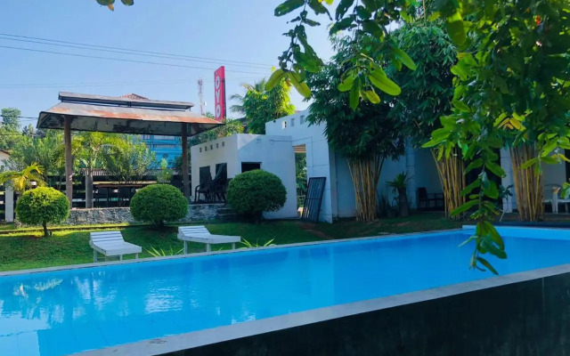 Hikka Holiday Inn