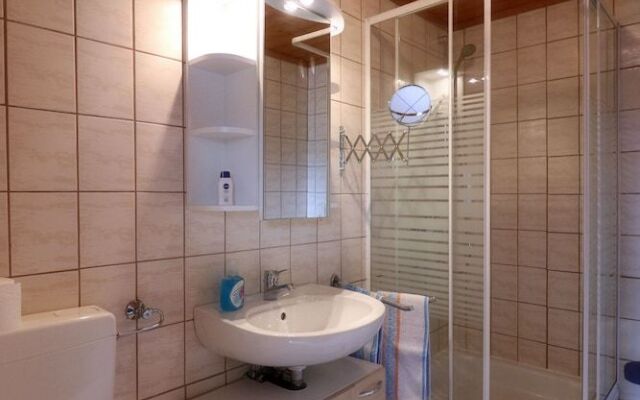 Cozy Apartment with Roof Terrace