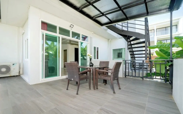 Elegant 3BR Pool Villa Sara near NaiHarn