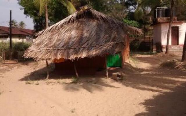 Castello's Coco Huts