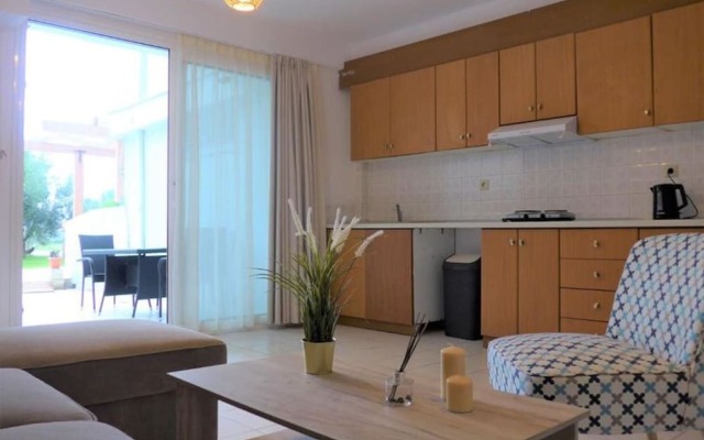 "kalamaki Plaza Apartments 'elia'"