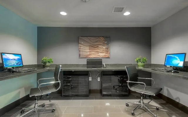 Quality Inn & Suites North- Legoland Area