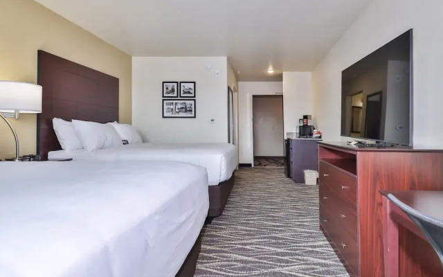 Cobblestone Hotel & Suites - Rhinelander