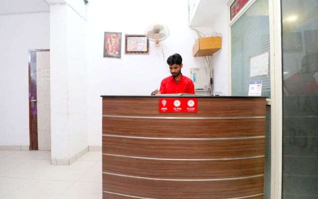 Oyo 37663 Hotel Royal Palace