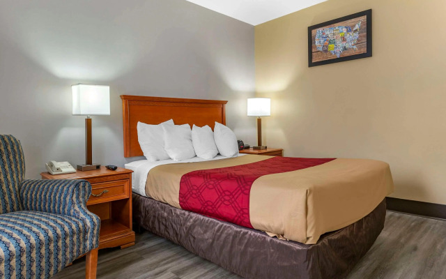 Econo Lodge & Suites Southern Pines - Pinehurst