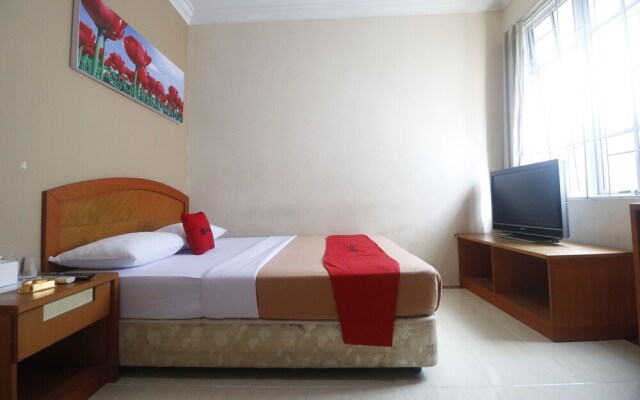 RedDoorz near Nagoya Hill Batam 2